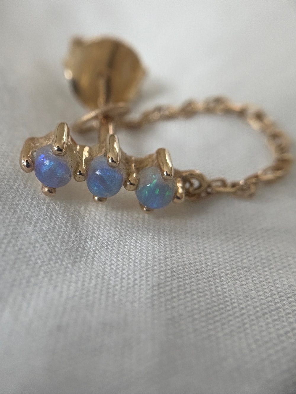 mejuri single trio opal chain stud 14k yellow gold (single earring) - Picture 4 of 14